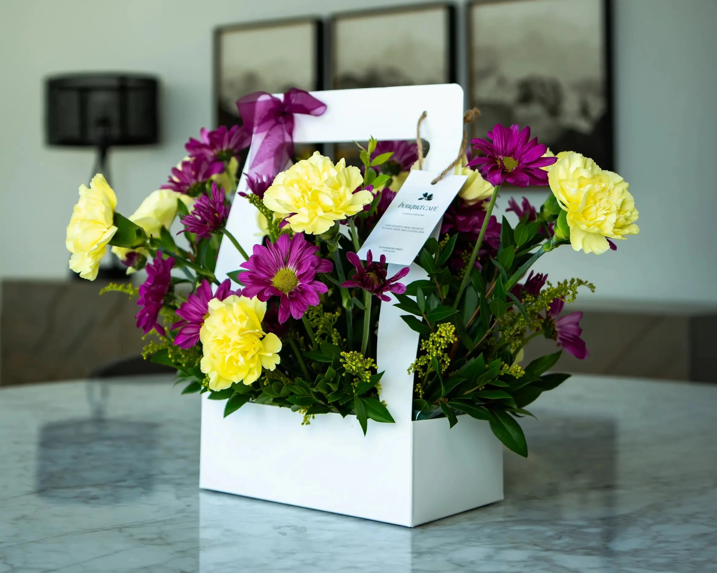 The Secret to Statement Florals: How Textural Blooms Define the 'Refined' Arrangement