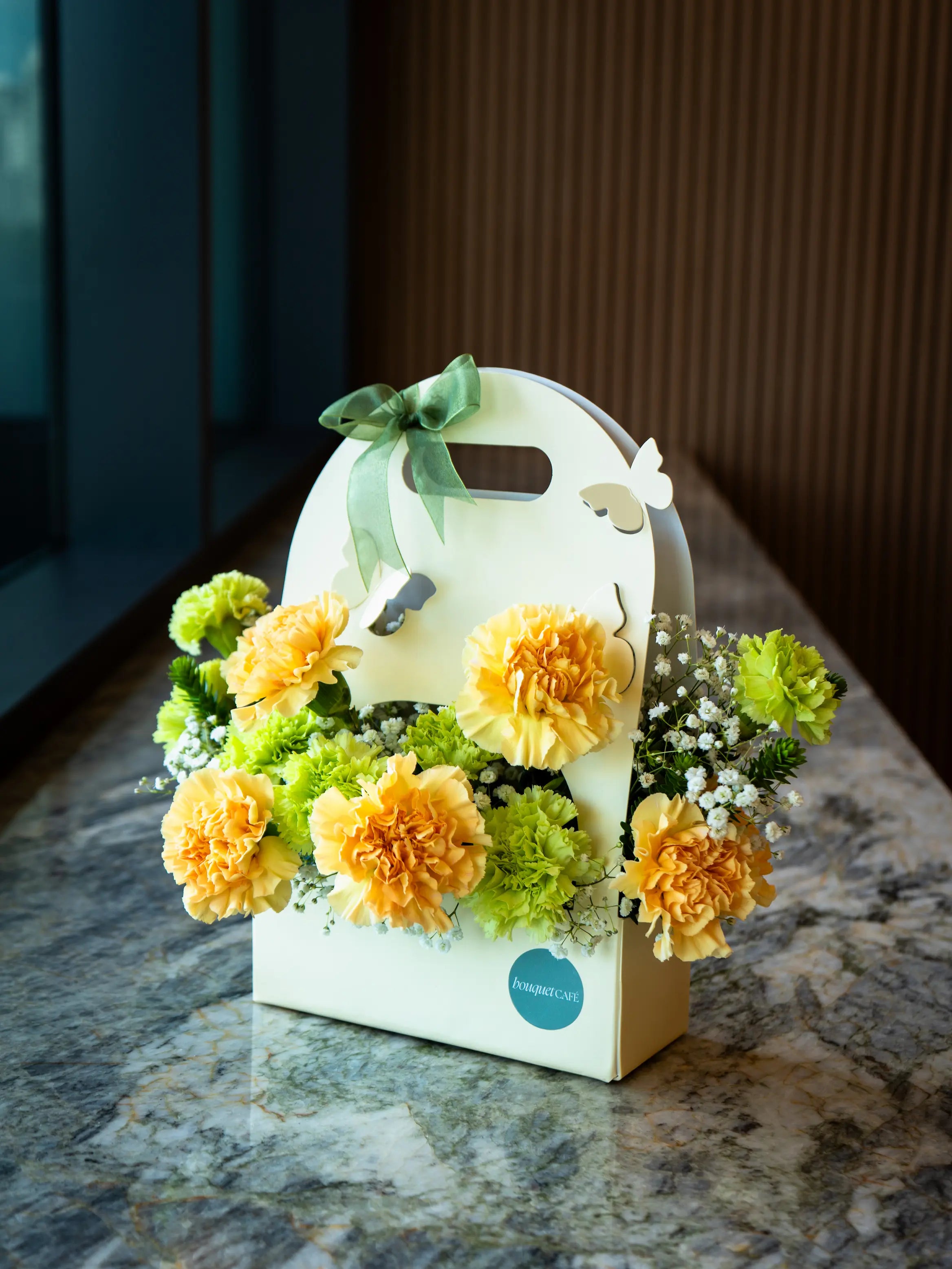 Bouquet Café, Vancouver coffee bar, flower shop, Robson Street, Landmark Robson café, Vancouver florist café, floral coffee shop, Vancouver café opening, family-owned café Vancouver, coffee and flowers, coffee bouquet gift, Robson St café
