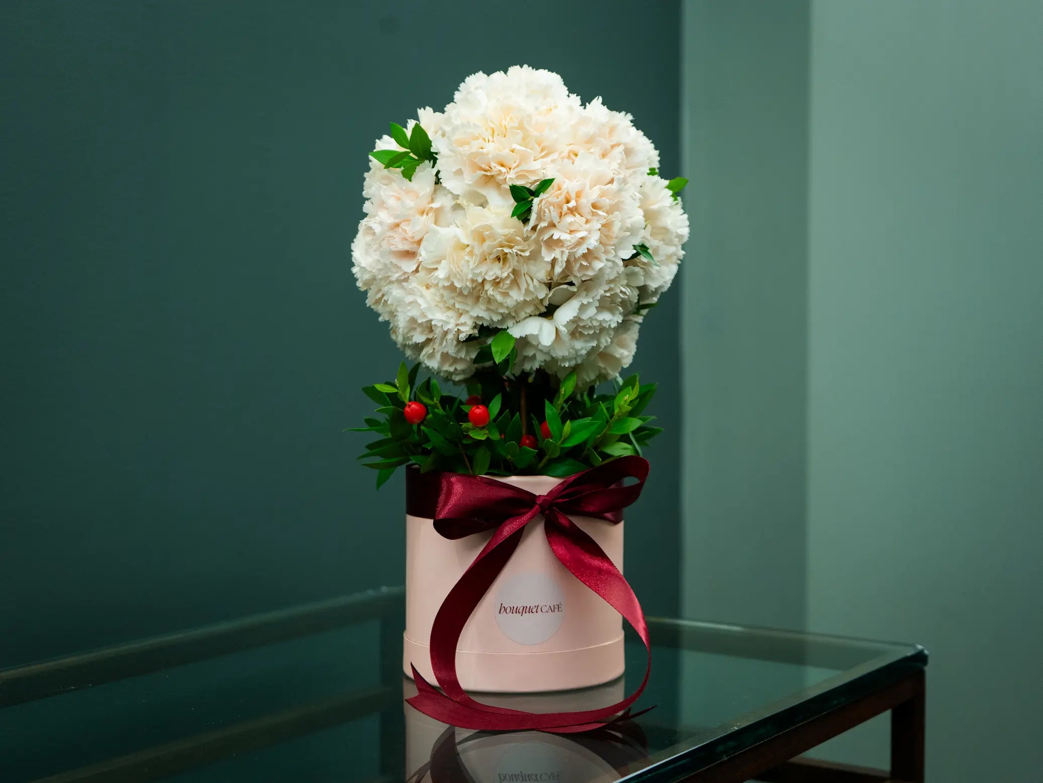 Bouquet Café, Vancouver coffee bar, flower shop Robson Street, Landmark Robson café, Vancouver florist café, floral coffee shop, Vancouver café opening, family-owned café Vancouver, coffee and flowers, coffee bouquet gift, Robson St café
