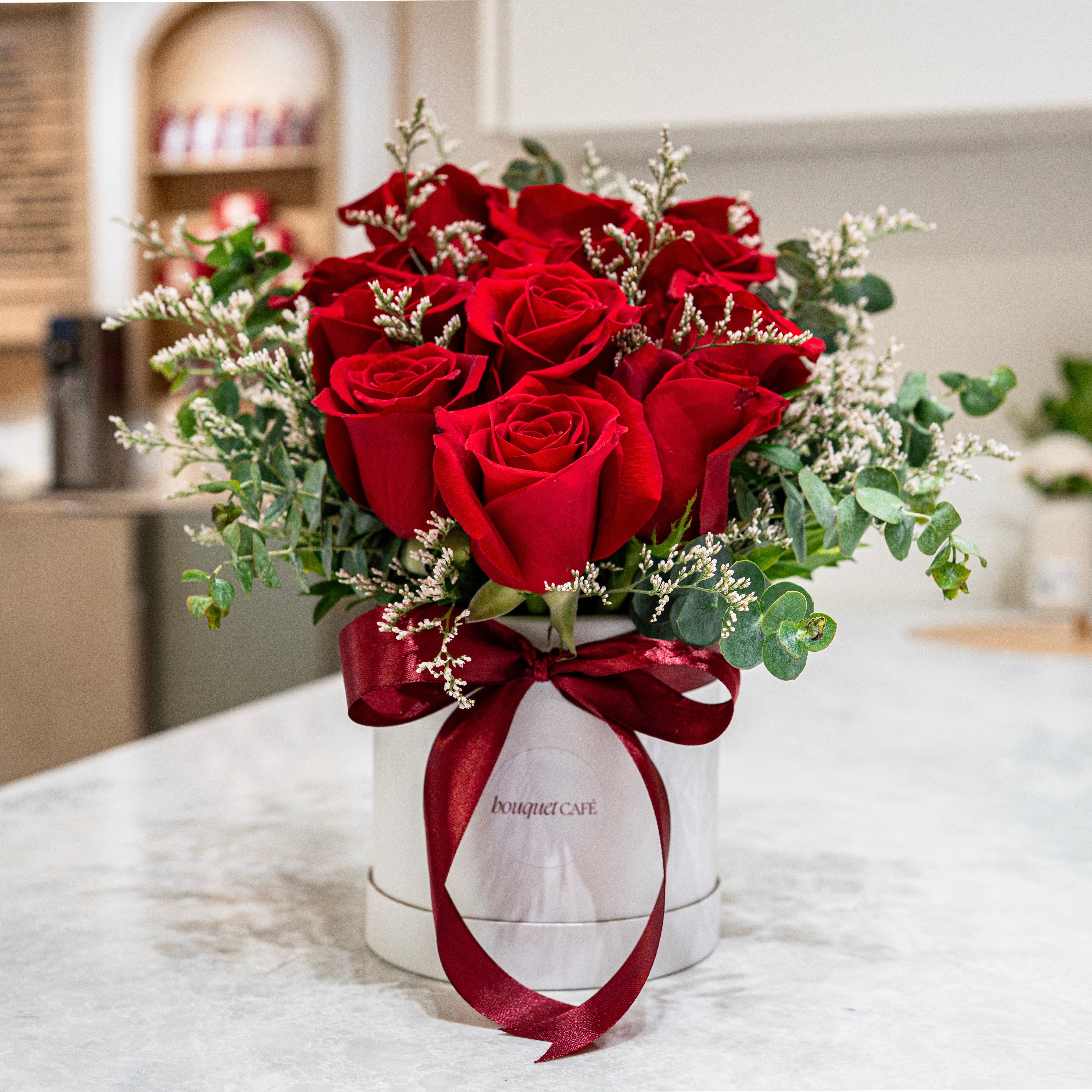 White in Shaughnessy is a timeless red rose hat box from our Valentine’s collection. Designed in Vancouver by Bouquet Café for classic romantic moments.